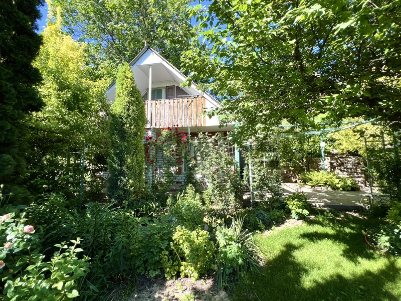 Дома, дачи, коттеджи